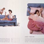 A sinistra una coppia mangia sushi sul divano. A destra la stessa coppia in un letto mentre fanno cose turche. Titolo: Cose cinesi. Cose turche.