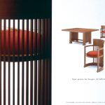 Tavolo e sedie dal design ricercato. Titolo: ogni giorno ha bisogno di bellezza.