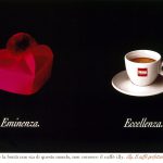a sinistra cappello da cardinale. A destra tazzina di caffè Illy. titolo: eccelelnza. Eccellente.